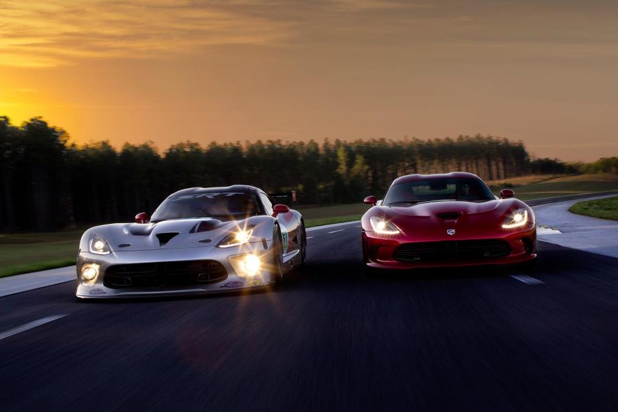 Dodge Viper SRT GTS-R 2012 года  (фото 9 из 23)